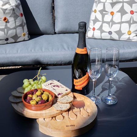 Elliot Oliver - 2 Bedroom Garden Apartment With Parking Cheltenham Exteriör bild